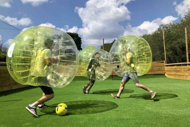 Le bubble-foot à l'Aven Parc, Parc de loisirs dans le Finistère