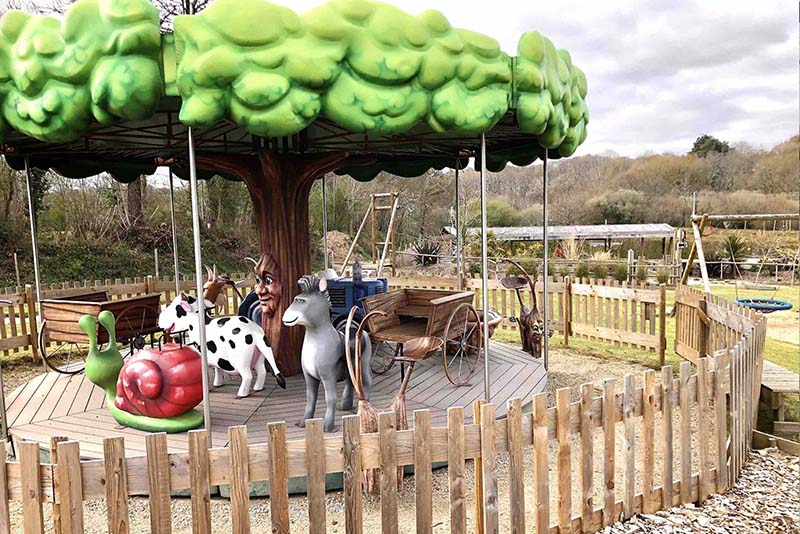 Manège à propulsion parentale : Aven Parc, parc de loisirs en Bretagne