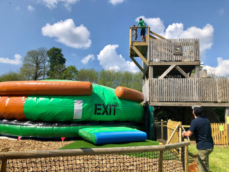 Saut dans le vide à l'Aven Parc, Parc de loisirs dans le Finistère