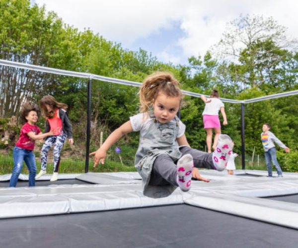 L'Ile aux trampolines, à l'Aven Parc, Le parc de loisirs nature à Pont-Aven