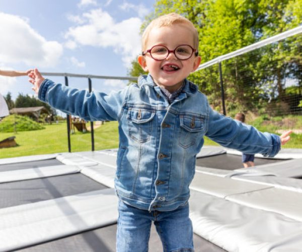 Trampoline à l'Aven Parc, Le parc de loisirs nature en Bretagne